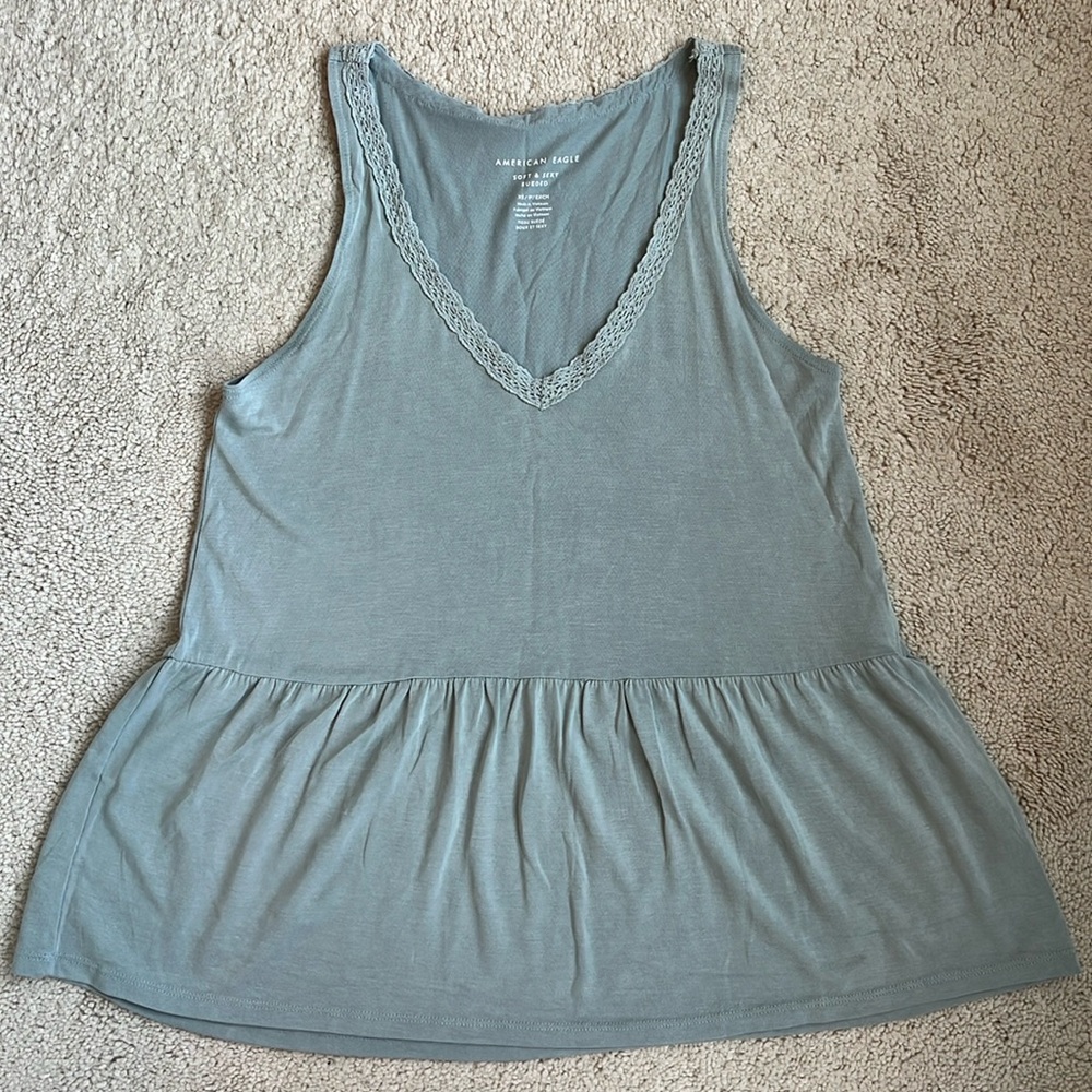 American Eagle Flowy Tanktop